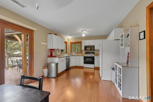 17 Eileen Lane, Enfield, CT 06082