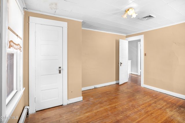 47 Marriott Avenue, Schenectady, NY 12304