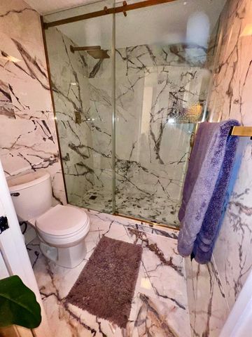 2425 Presidential Way 806, West Palm Beach, FL 33401