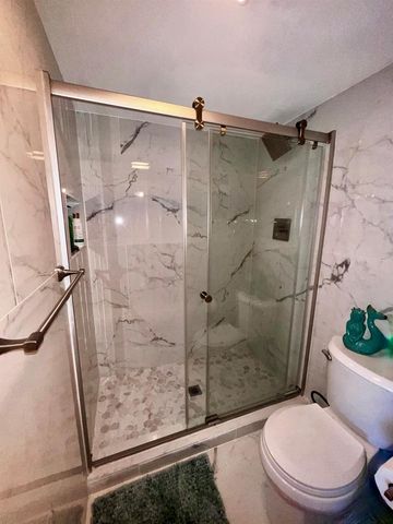 2425 Presidential Way 806, West Palm Beach, FL 33401