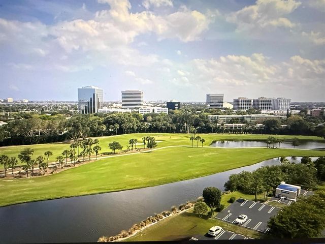 2425 Presidential Way 806, West Palm Beach, FL 33401