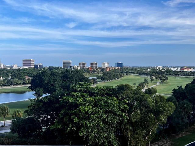 2425 Presidential Way 806, West Palm Beach, FL 33401