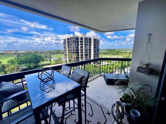 2425 Presidential Way 806, West Palm Beach, FL 33401