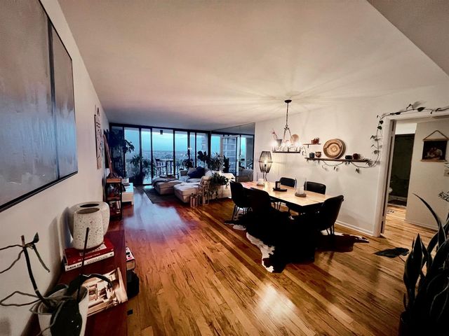 2425 Presidential Way 806, West Palm Beach, FL 33401