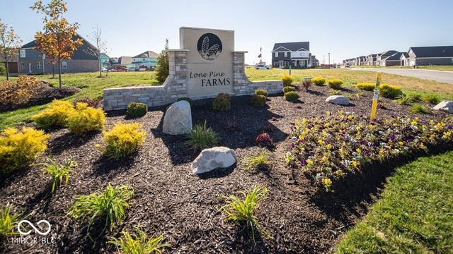 5924 Norfolk Row, Greenwood, IN 46143