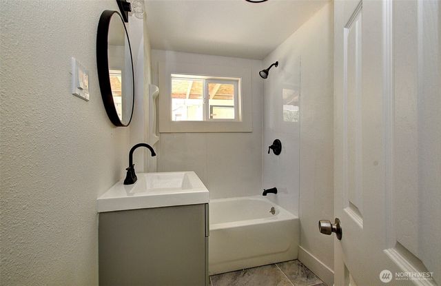 6405 WestSide Highway, Castle Rock, WA 98611