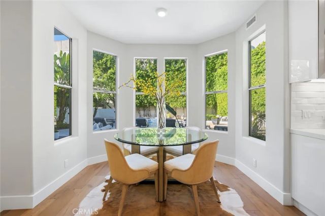 16007 Dickens, Encino, CA 91436