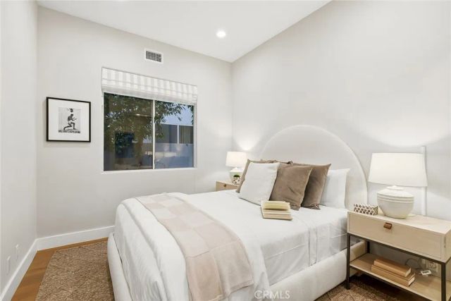 16007 Dickens, Encino, CA 91436