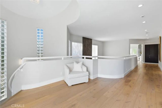 16007 Dickens, Encino, CA 91436
