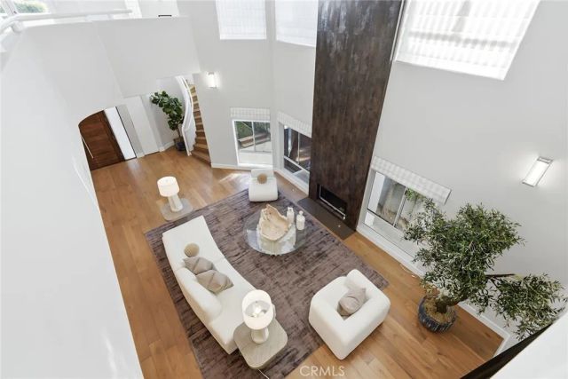 16007 Dickens, Encino, CA 91436