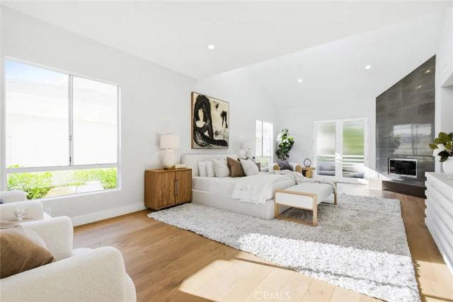 16007 Dickens, Encino, CA 91436