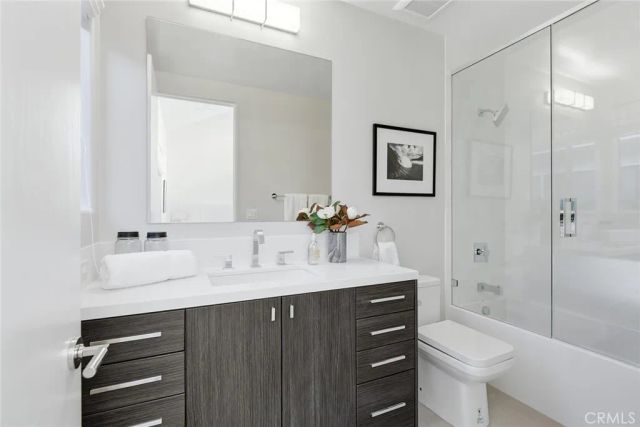 16007 Dickens, Encino, CA 91436