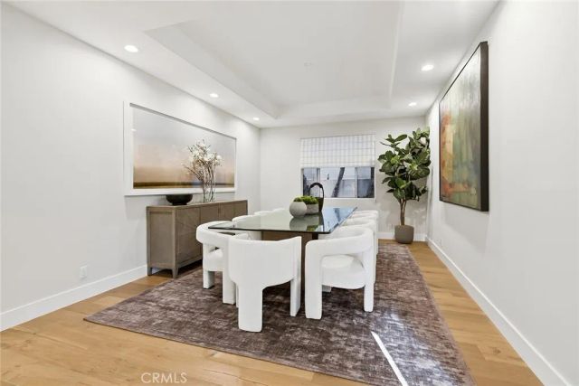 16007 Dickens, Encino, CA 91436