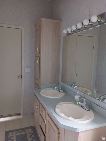 3750 MIDLAND DR, Roy, UT 84067