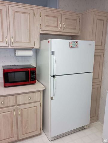 3750 MIDLAND DR, Roy, UT 84067