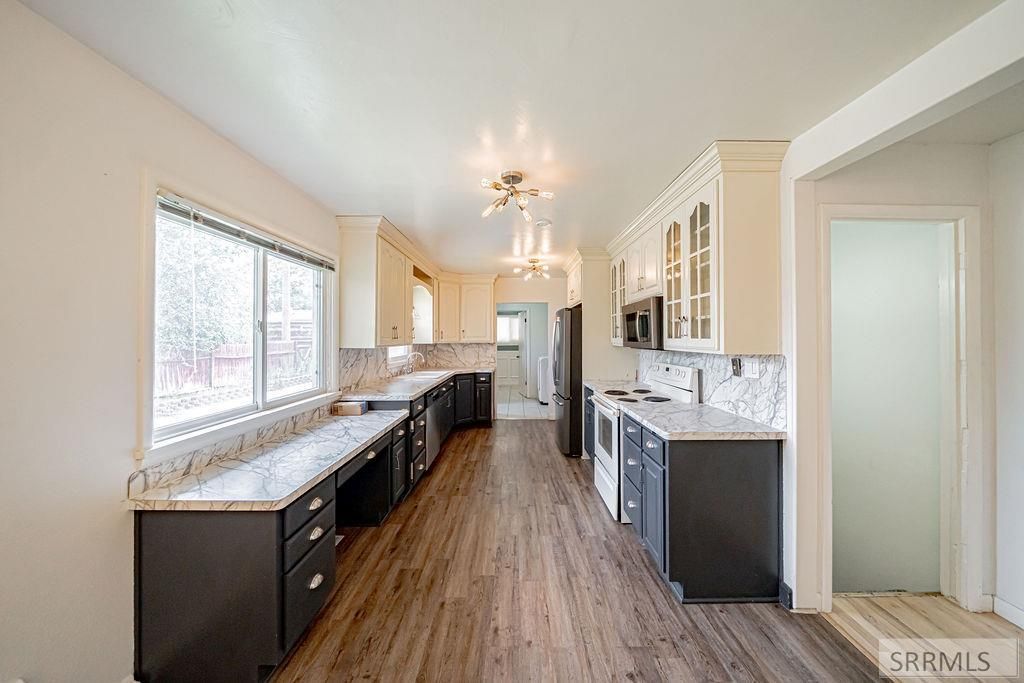 Image 4 of property listing at 1545 12th Street, Idaho Falls, ID 83404