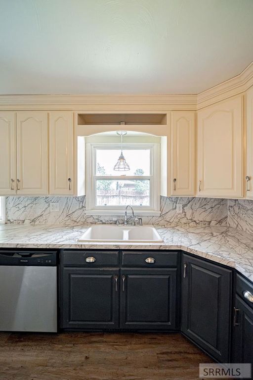 Image 6 of property listing at 1545 12th Street, Idaho Falls, ID 83404