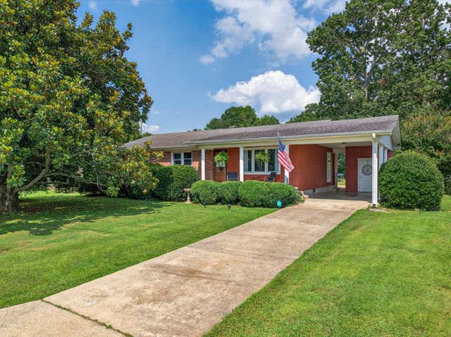 917 2nd Ave, Fayetteville, TN 37334