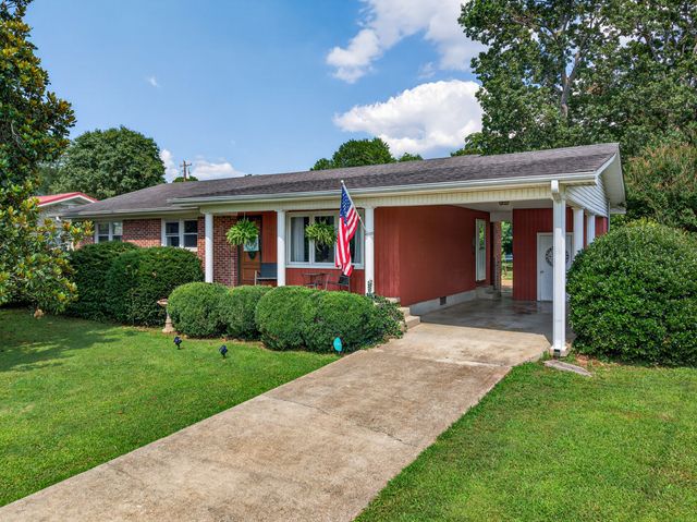 917 2nd Ave, Fayetteville, TN 37334