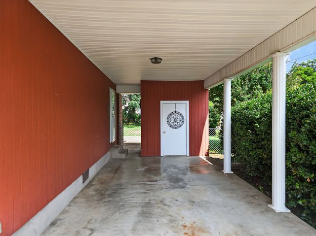 917 2nd Ave, Fayetteville, TN 37334