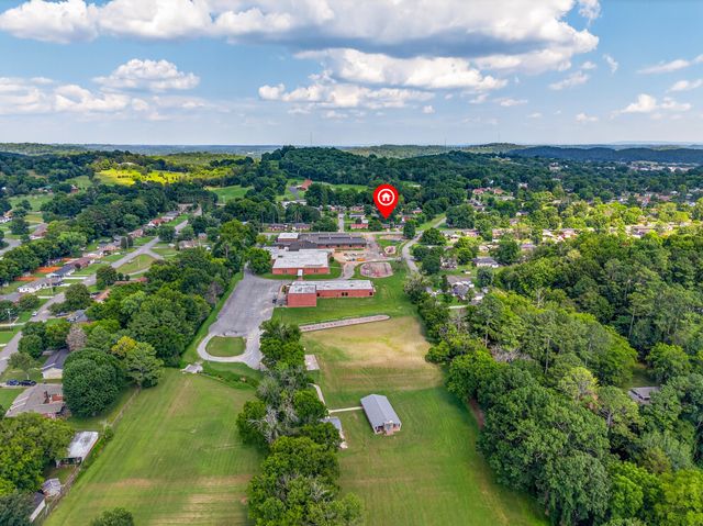 917 2nd Ave, Fayetteville, TN 37334