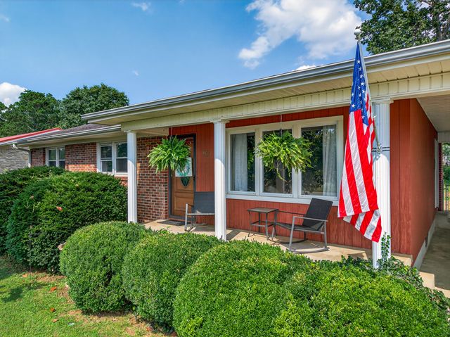 917 2nd Ave, Fayetteville, TN 37334