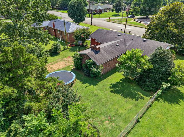 917 2nd Ave, Fayetteville, TN 37334