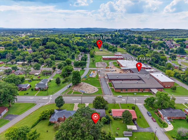 917 2nd Ave, Fayetteville, TN 37334