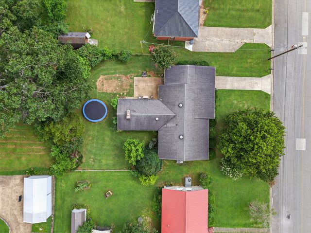 917 2nd Ave, Fayetteville, TN 37334