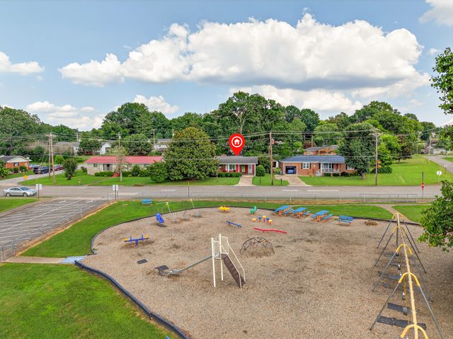 917 2nd Ave, Fayetteville, TN 37334