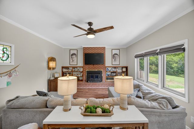 917 2nd Ave, Fayetteville, TN 37334