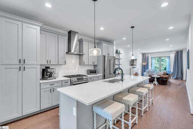 21 Conwell Street, Greenville, SC 29601