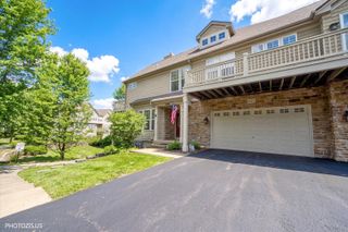 365 Lake Avenue C, Wauconda, IL 60084