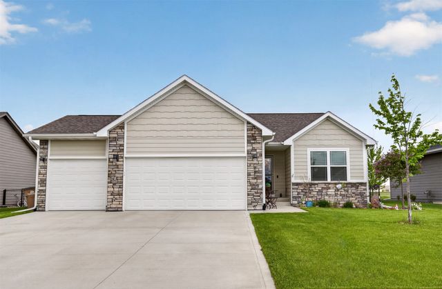 211 31st Street SE, Altoona, IA 50009