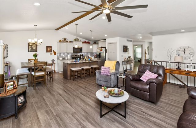 211 31st Street SE, Altoona, IA 50009