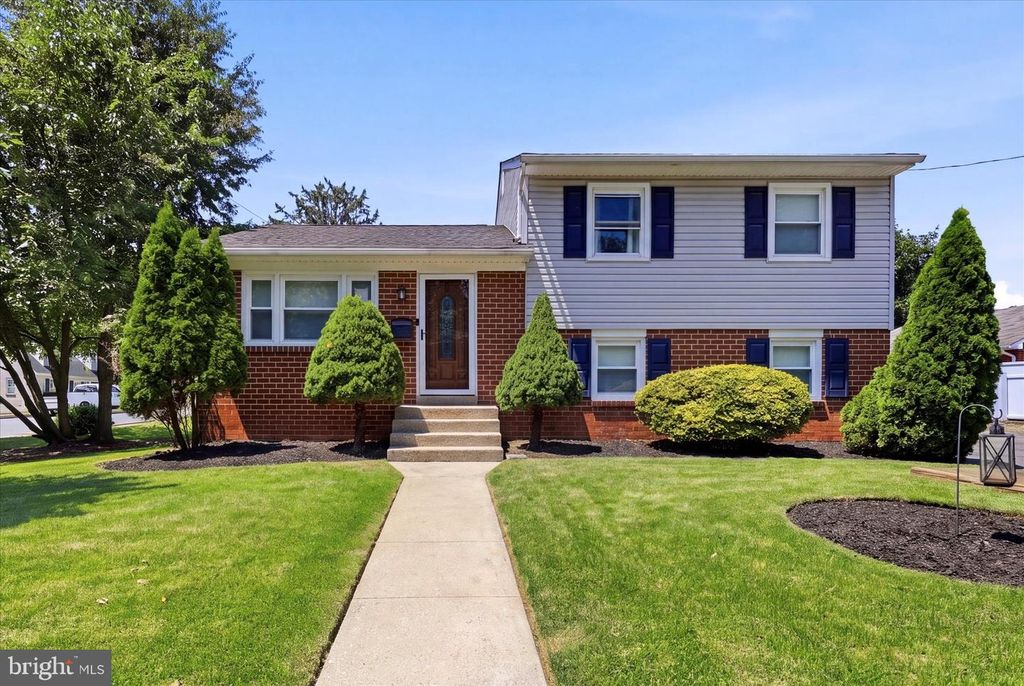 3060 PANCOAST AVE, Aston, PA 19014