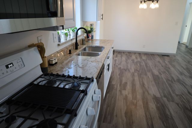 11 Sangre De Cristo, Los Lunas, NM 87031