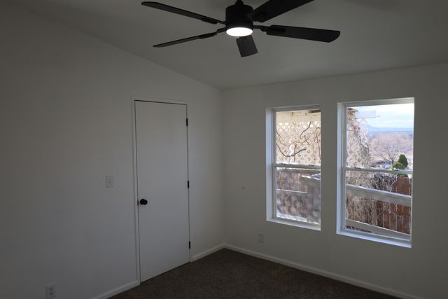 11 Sangre De Cristo, Los Lunas, NM 87031