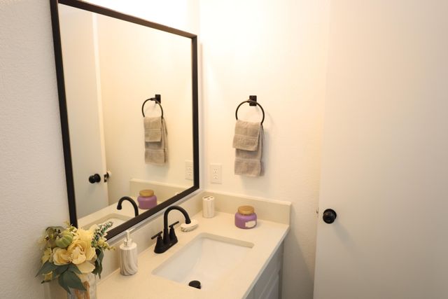 11 Sangre De Cristo, Los Lunas, NM 87031