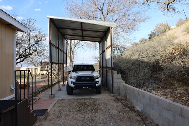 11 Sangre De Cristo, Los Lunas, NM 87031