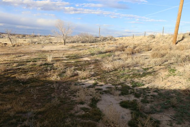 11 Sangre De Cristo, Los Lunas, NM 87031