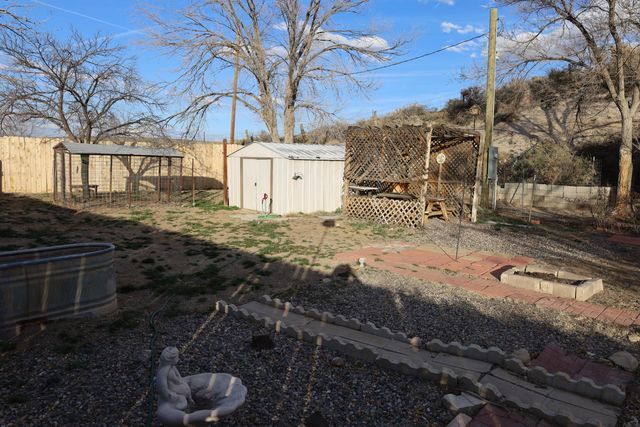 11 Sangre De Cristo, Los Lunas, NM 87031