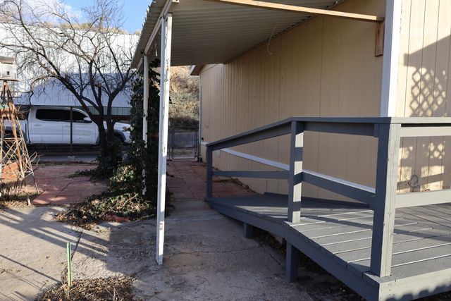 11 Sangre De Cristo, Los Lunas, NM 87031