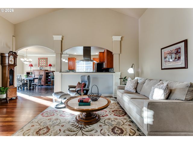 90 DANIEL Dr, Eugene, OR 97404