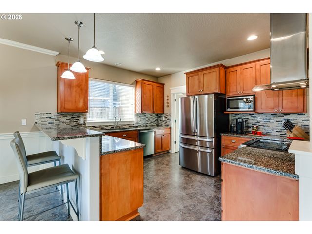 90 DANIEL Dr, Eugene, OR 97404