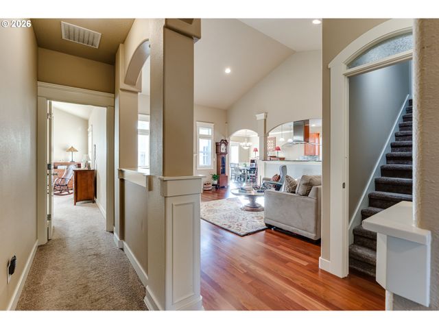 90 DANIEL Dr, Eugene, OR 97404