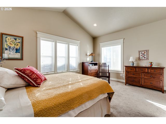 90 DANIEL Dr, Eugene, OR 97404