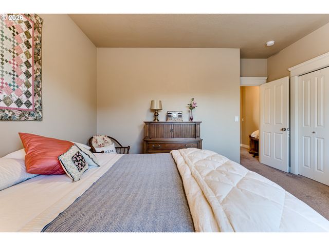 90 DANIEL Dr, Eugene, OR 97404