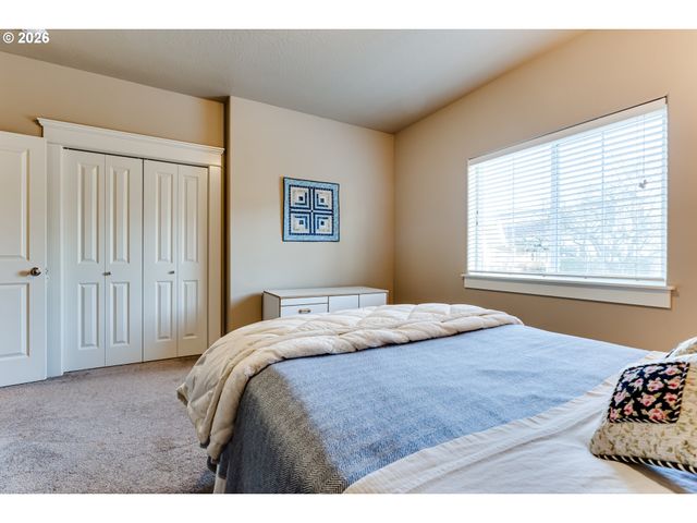 90 DANIEL Dr, Eugene, OR 97404