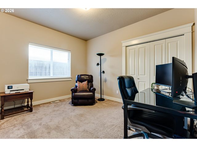 90 DANIEL Dr, Eugene, OR 97404